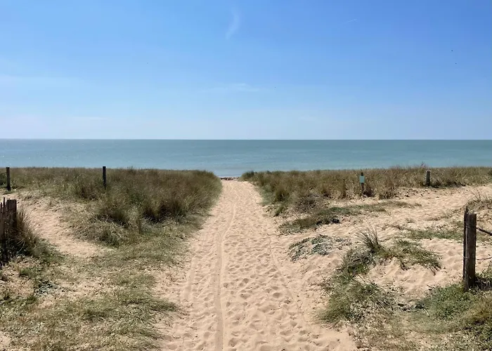 Maisonnette Cosy A Barbatre, Bordure Foret, Proche - Fr-1-823-6